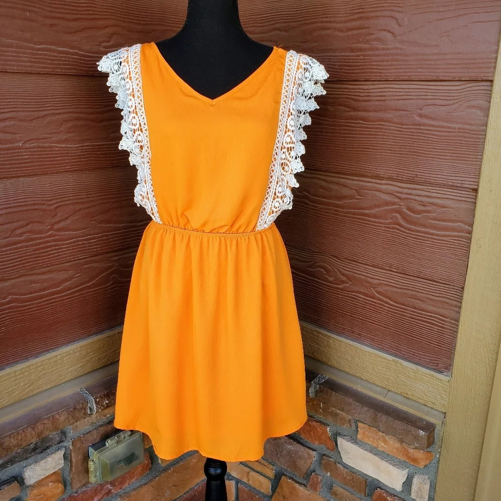 Southern Charm Clothing Size Medium Orange Sleeveless Mini Dress White Lace
